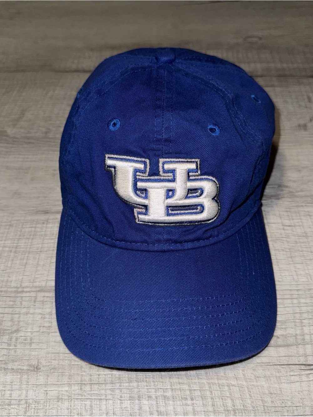 New Era University At Buffalo Blue Hat UB Embroidered Buffalo On Back SUPER RARE